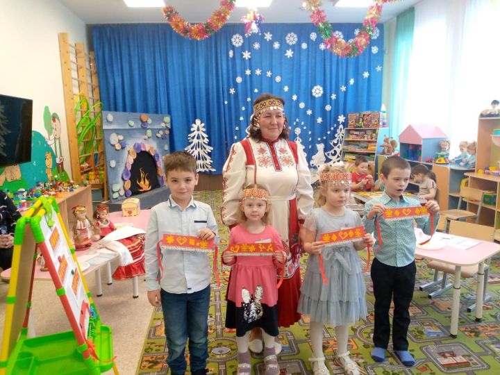 Алексеевские воспитатели по обучению татарского языка обменялись опытом