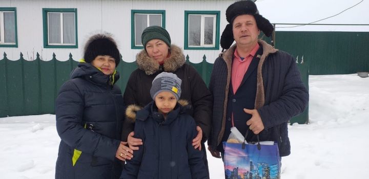 Семьи алексеевских мобилизованных получили продовольственные пакеты