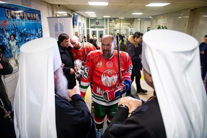 Благочинный Алексеевского благочиния принял участие во Всероссийском турнире по хоккею на «Кубок Дружбы — Дуслык»