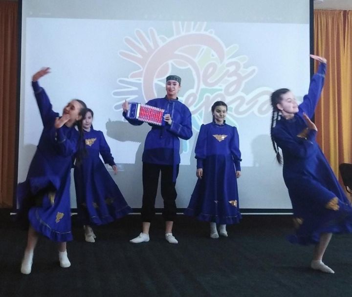 Творческие школьники района прошли отбор на зональный этап Республиканского детского фестиваля народного творчества «Без бергэ»
