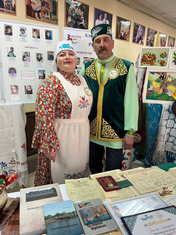 Семья Асфандияровых представила Алексеевский район на республиканском конкурсе семейных традиций