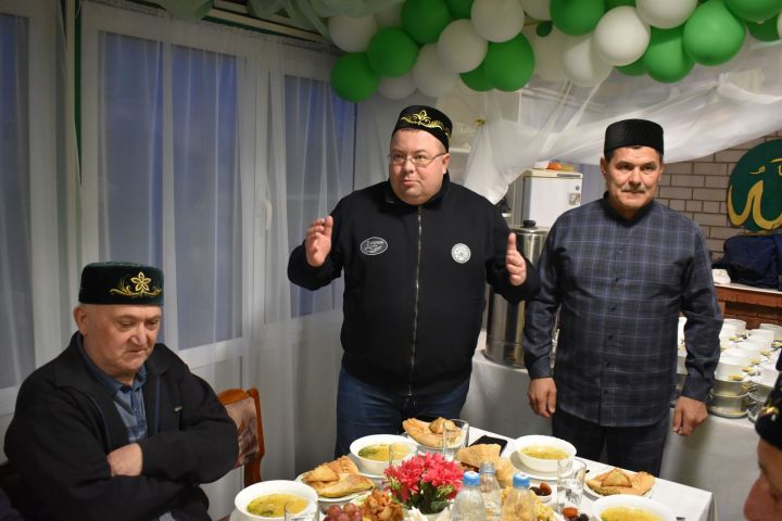 Глава Алексеевского района поздравил мусульман с одним из самых главных мусульманских праздников