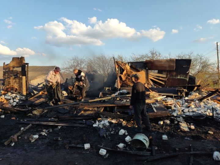 В Алексеевском районе в результате пожара уничтожен дом