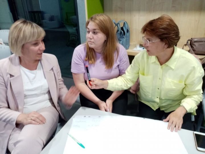 Заместители директоров по воспитательной работе Алексеевских школ приняли участие в окружном семинаре «Движение первых»