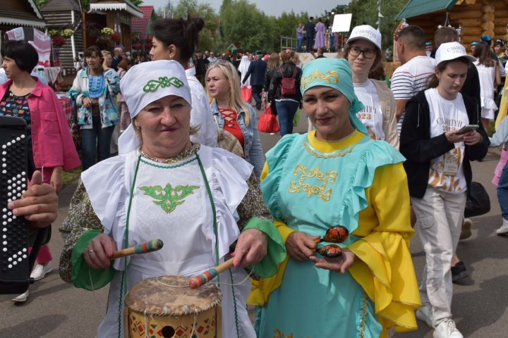 Фоторепортаж: Алексеевский район представил свою культуру на Казанском Сабантуе