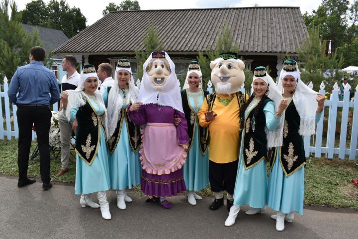 Фоторепортаж: Алексеевский район представил свою культуру на Казанском Сабантуе