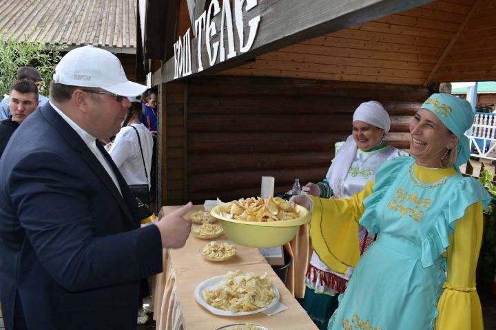 Фоторепортаж: Алексеевский район представил свою культуру на Казанском Сабантуе