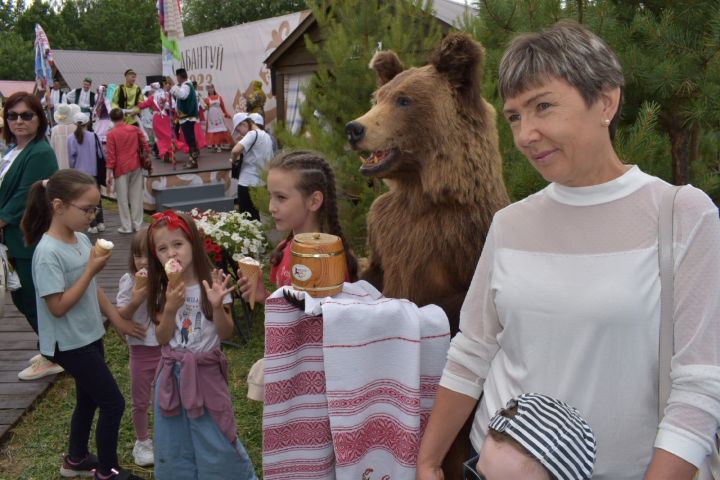 Фоторепортаж: Алексеевский район представил свою культуру на Казанском Сабантуе