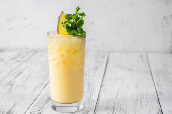 Роспотребнадзор предлагает несколько вкусных и полезных рецептов летних витаминных коктейлей