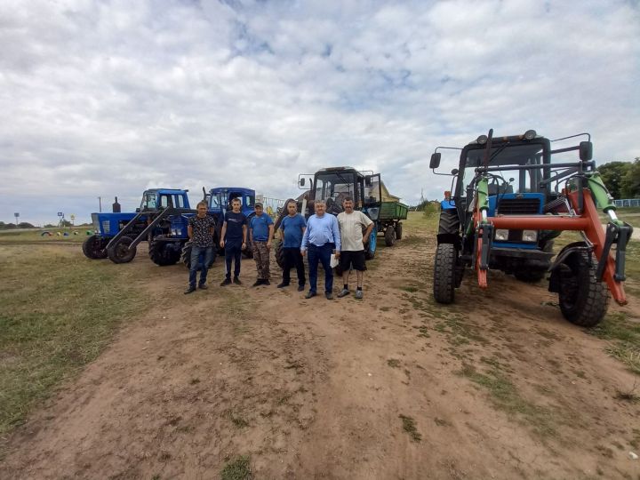 В Алексеевском приступили к техосмотру тракторов