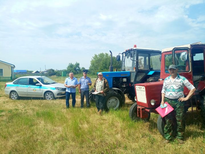 В Алексеевском приступили к техосмотру тракторов
