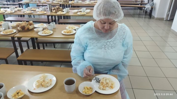 В школах и детских садах Алексеевского начался родительский контроль качества горячего питания