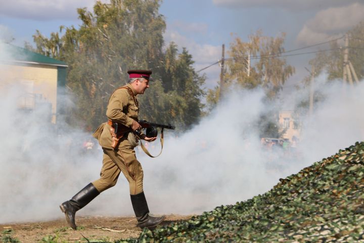 В Билярске провели военно-историческую реконструкцию боя на Днепре