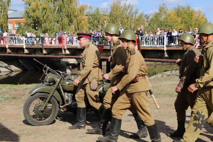 В Билярске провели военно-историческую реконструкцию боя на Днепре