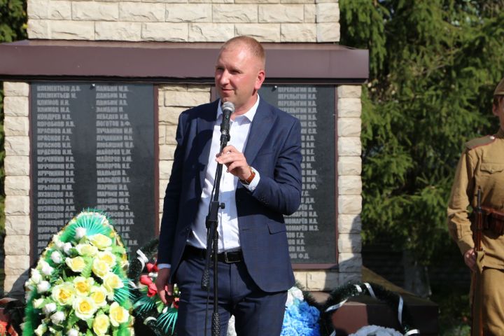 В Билярске провели митинг у памятника погибшим в ВОВ