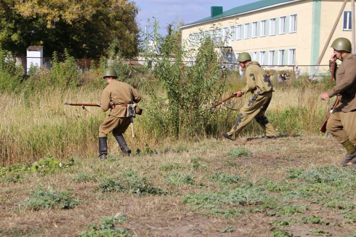 В Билярске провели военно-историческую реконструкцию боя на Днепре