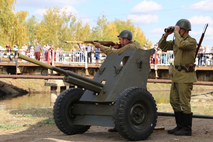 В Билярске провели военно-историческую реконструкцию боя на Днепре