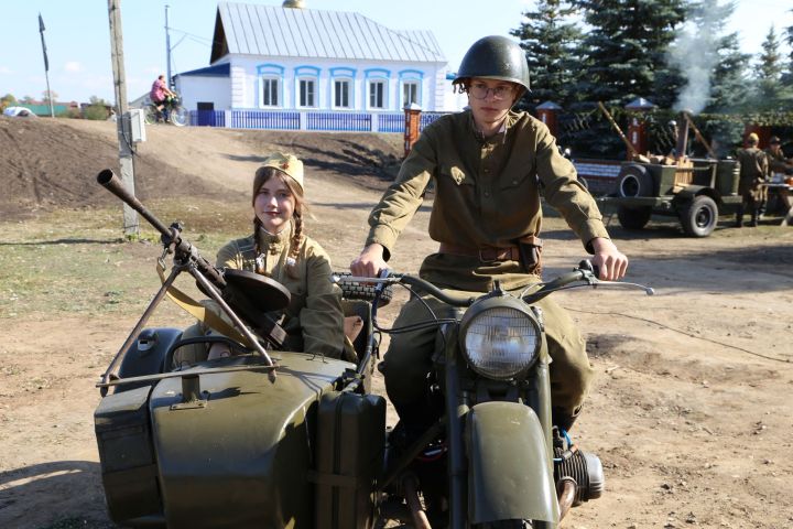 В Билярске провели военно-историческую реконструкцию боя на Днепре