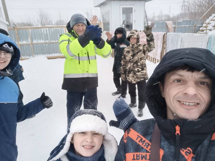 Молодежь Татарстана активно помогает жителям республики бороться со снегопадом