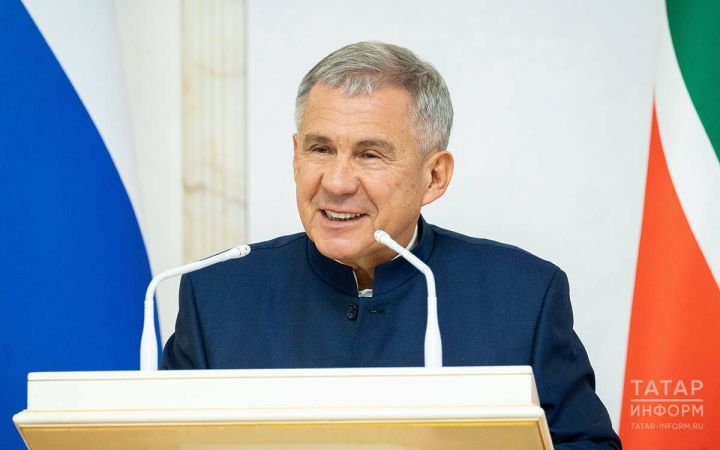 Минниханов: Учителя воспитывают тех, кто будет определять будущее и процветание России