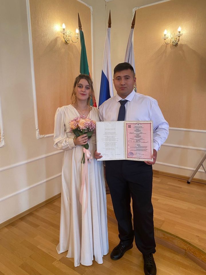 Статистика Алексеевского ЗАГСа: от свадебных клятв к родительским радостям