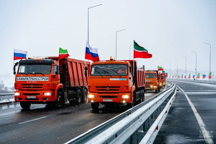 Раис Татарстана Рустам Минниханов открыл новую дорогу