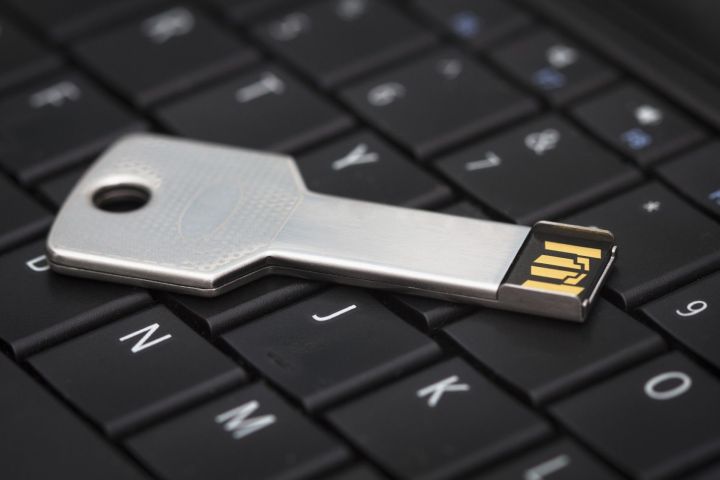 Юрлица и индивидуальные предприниматели теперь могут дистанционно оформить электронную подпись без обращения в удостоверяющий центр
