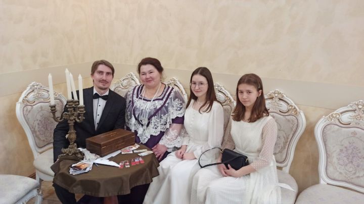 Алексеевская православная молодёжь посетила Сретенский бал