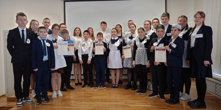 В Алексеевском прошла муниципальная интеллектуальная игра «Грамматический КВН»