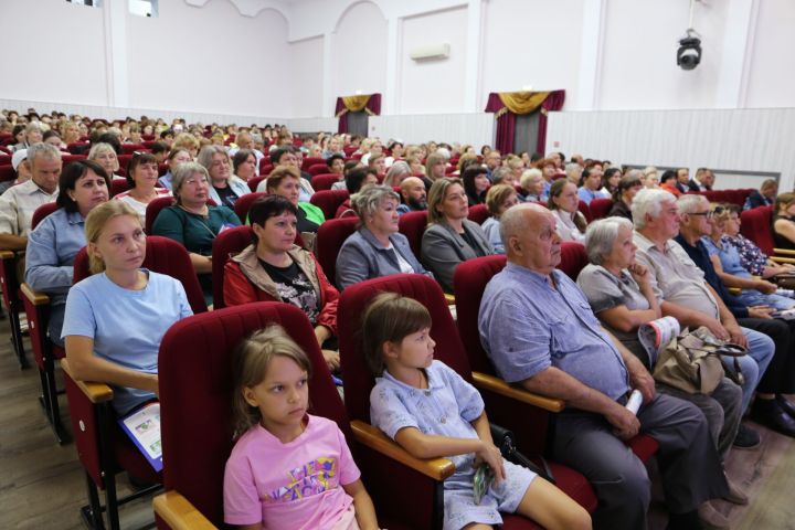 Алексеевцы стали участниками автобусного марафона «Единая Россия» объединяет»