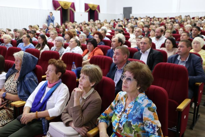 Алексеевцы стали участниками автобусного марафона «Единая Россия» объединяет»