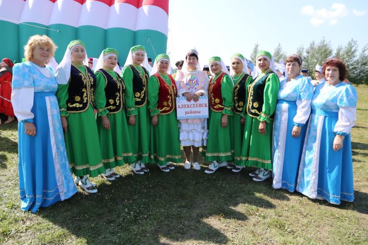 Алексеевские творческие коллективы приняли участие в фестивале «Бистә шәле»