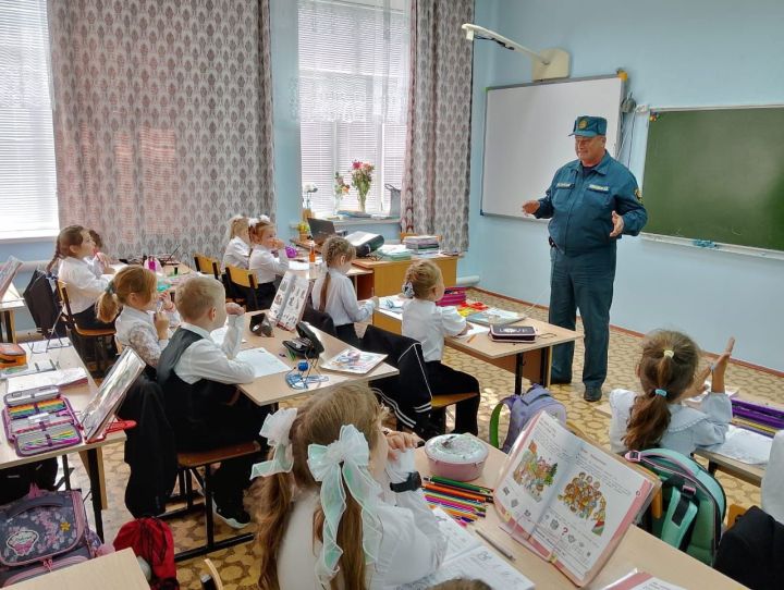 В Билярской школе Алексеевского района прошёл урок безопасности для первоклассников