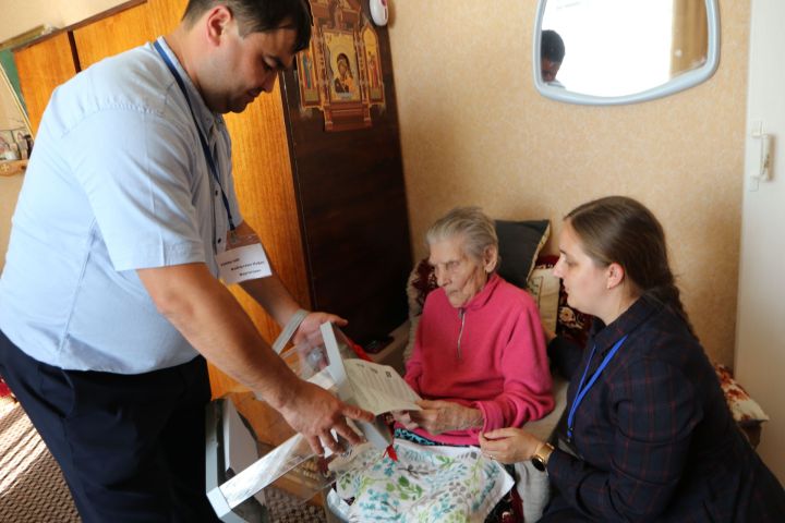 В Алексеевском проголосовала долгожительница