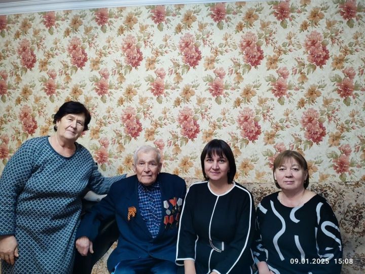 Алексеевских долгожителей поздравили с юбилейными датами в их жизни