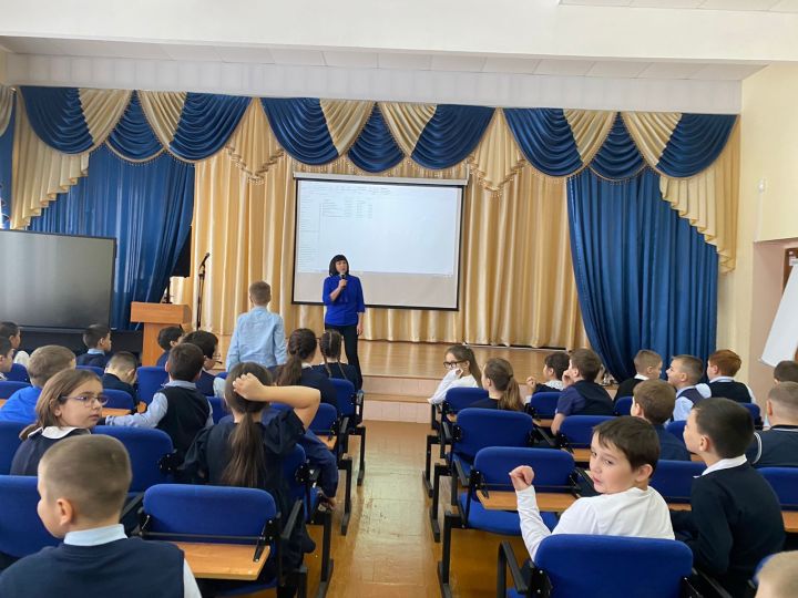 В Алексеевском для школьников провели увлекательные беседы о правилах дорожного движения