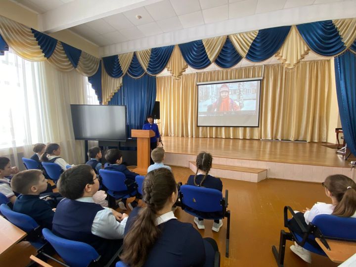 В Алексеевском для школьников провели увлекательные беседы о правилах дорожного движения