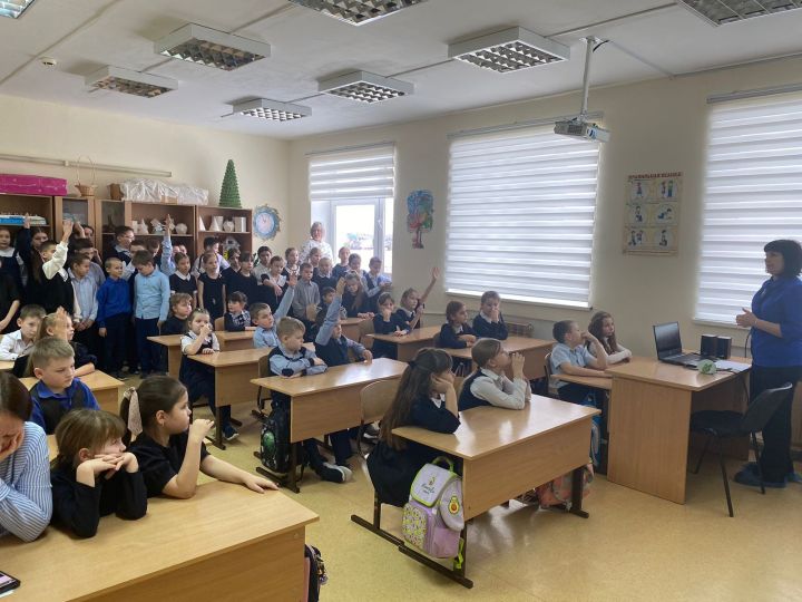 В Алексеевском для школьников провели увлекательные беседы о правилах дорожного движения