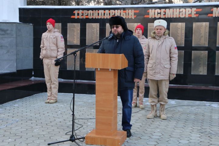 Глава Алексеевского района Сергей Демидов поздравляет с 23 февраля