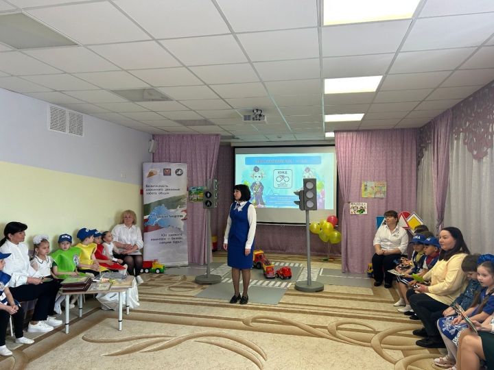 В Алексеевском саду «Петушок» прошел фестиваль «Все начинается с ЮИД»