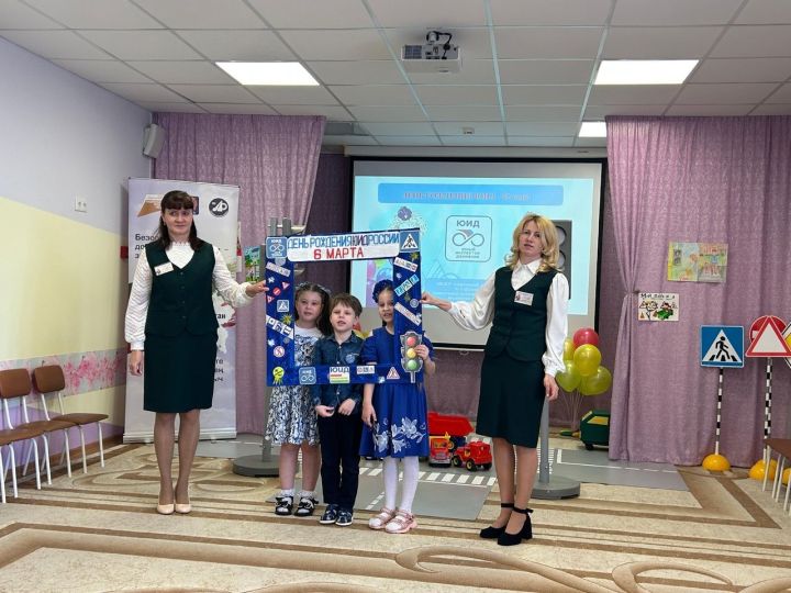 В Алексеевском саду «Петушок» прошел фестиваль «Все начинается с ЮИД»