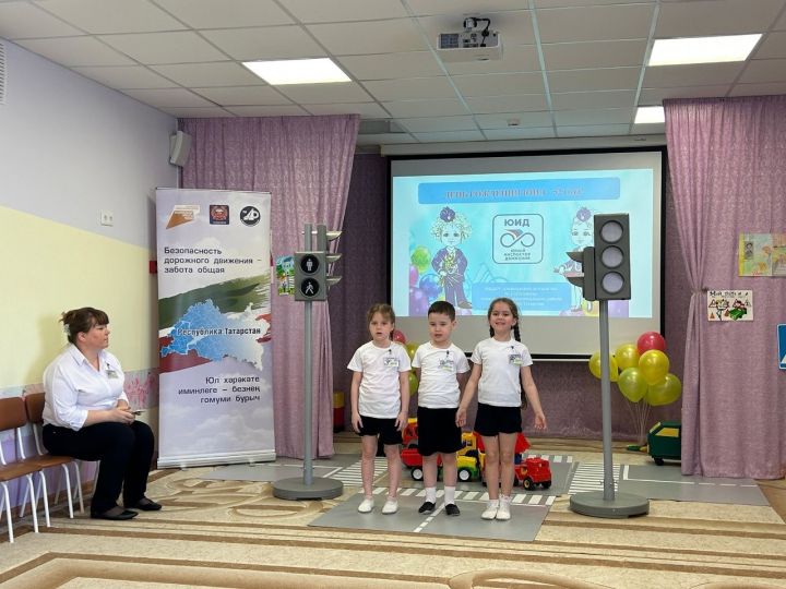 В Алексеевском саду «Петушок» прошел фестиваль «Все начинается с ЮИД»