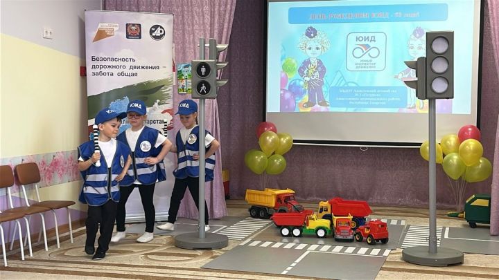 В Алексеевском саду «Петушок» прошел фестиваль «Все начинается с ЮИД»