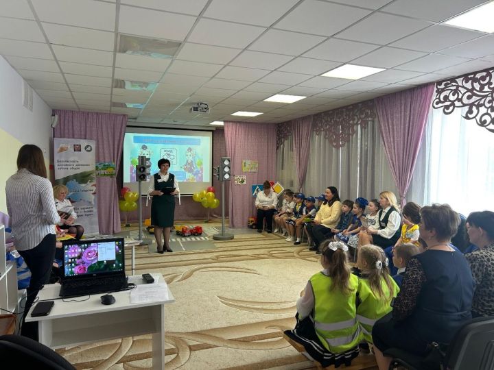 В Алексеевском саду «Петушок» прошел фестиваль «Все начинается с ЮИД»