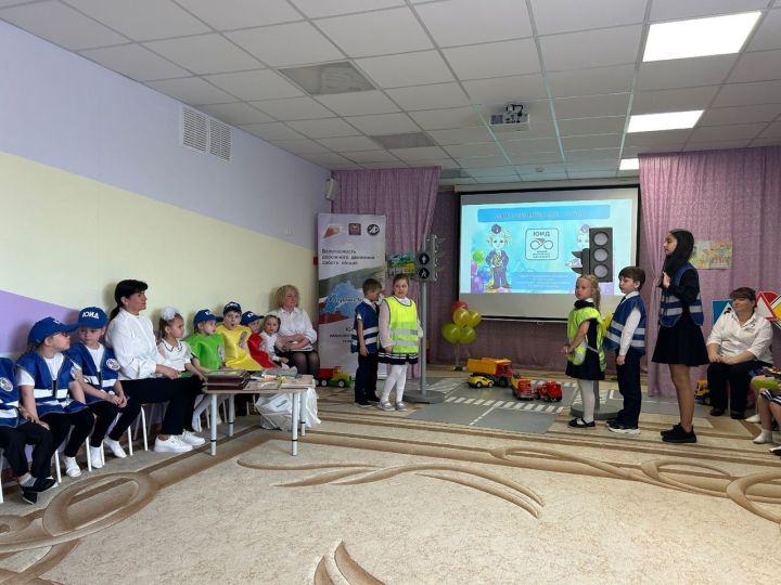 В Алексеевском саду «Петушок» прошел фестиваль «Все начинается с ЮИД»