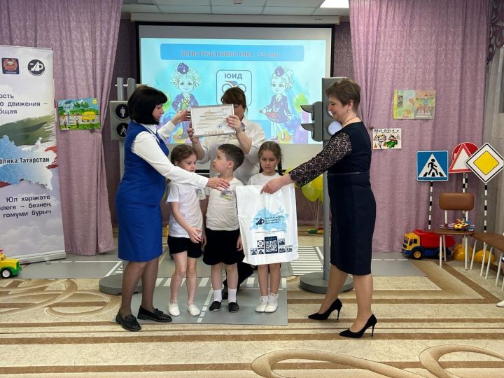 В Алексеевском саду «Петушок» прошел фестиваль «Все начинается с ЮИД»