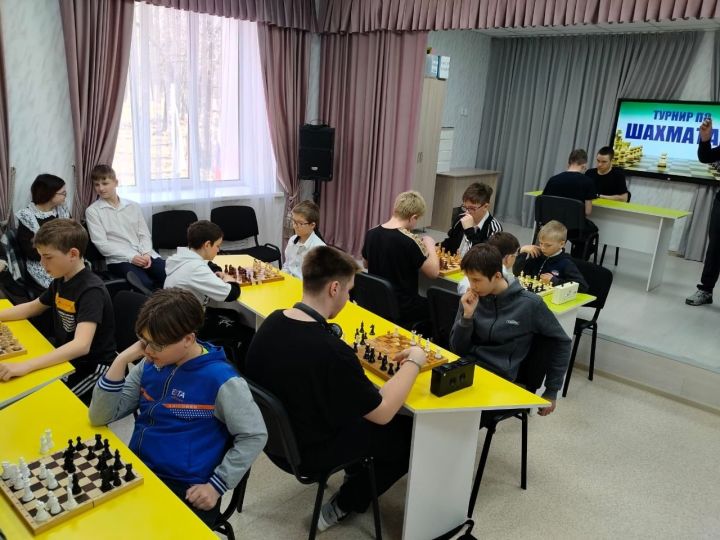 В Алексеевском продолжается муниципальный этап Всероссийских соревнований по шахматам
