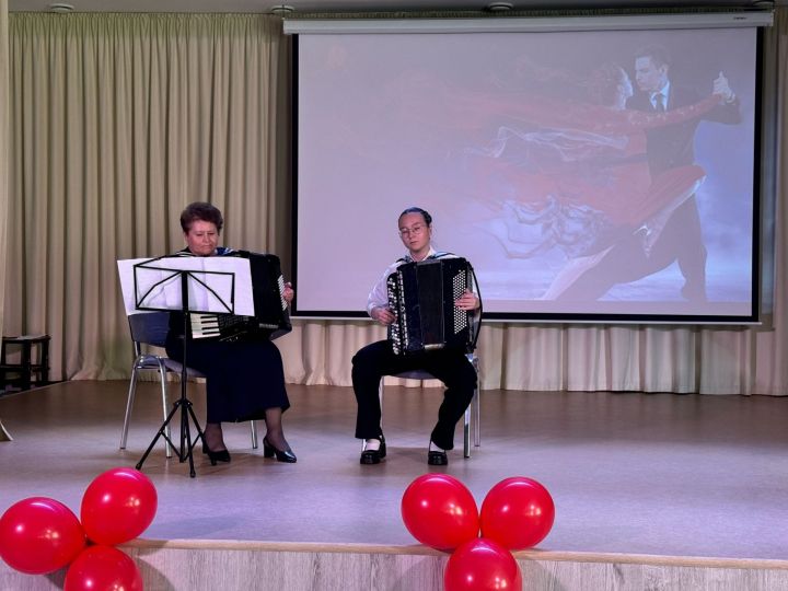 В Алексеевской детской школе искусств состоялся праздничный концерт