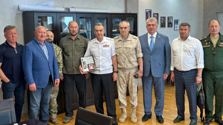 Солдаты из РТ получили гостинцы и концерт в Новороссийске