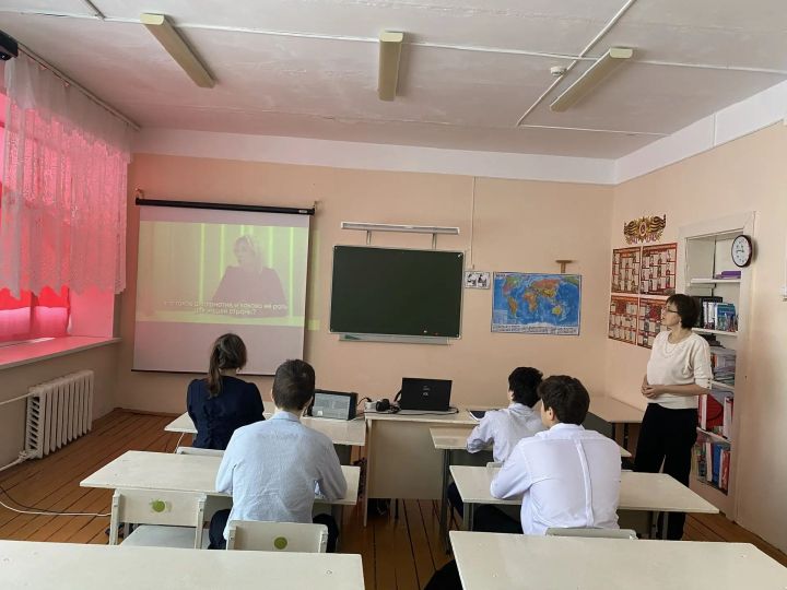 В школах Алексеевского района прошли «Разговоры о важном», посвящённые Дню дипломата